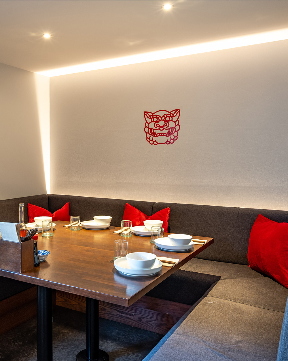 fudog-wanaka-restaurant-booth-seating-dining-area Indoor dining room Fudog Wanaka Booth Seating